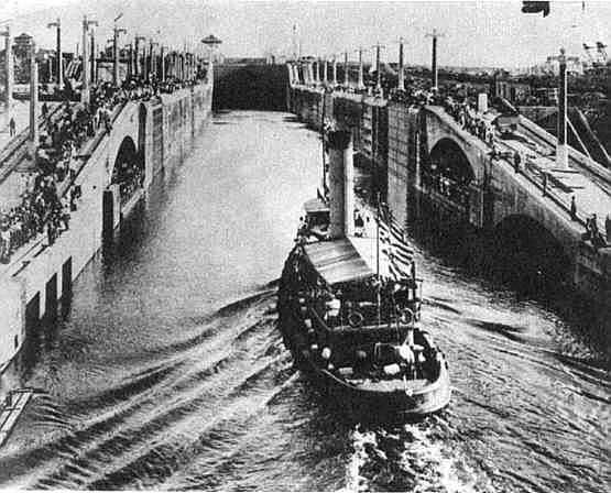 1914 Gatun Trial Lockage (Photo Courtesy of Panama Canal History Museum) 