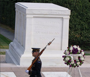 Tomb of the Unknown Soldier (Photo: Arlington National Cemetery)